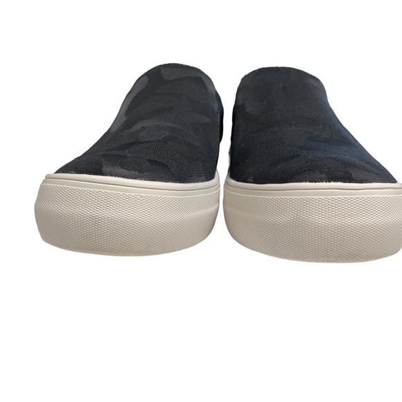 Women’s Vince Camuto Camo Print Slip On Sneaker Casual Tennis Shoe Size 8M - Picture 4 of 12